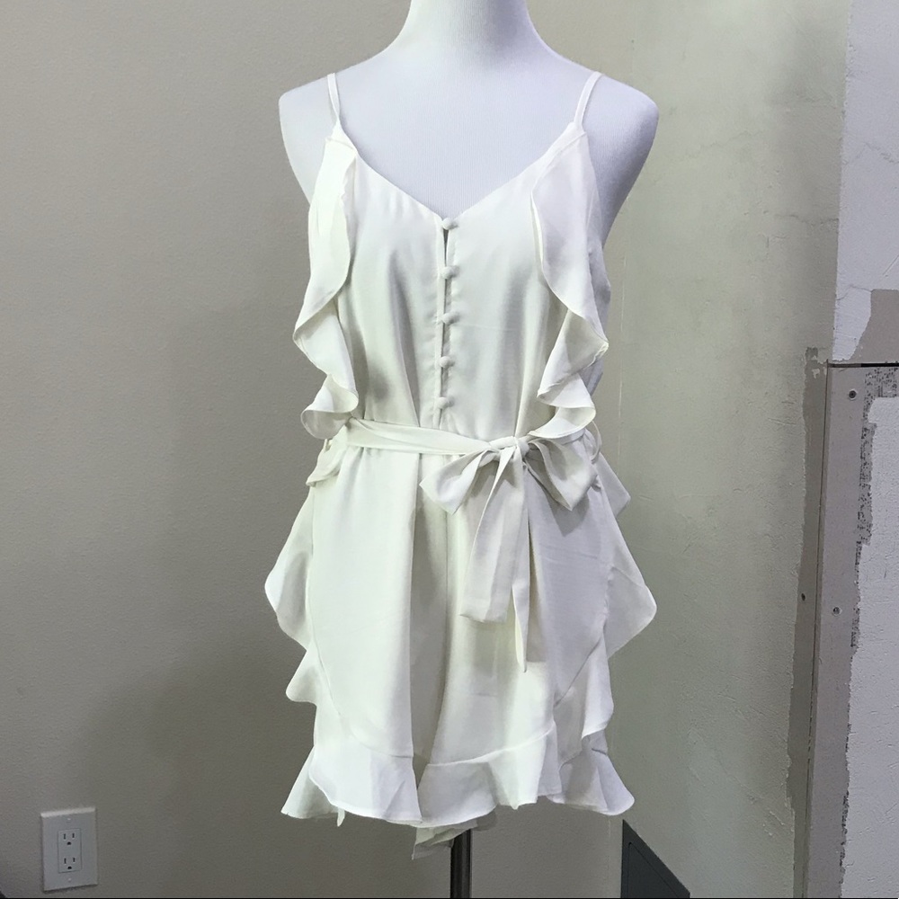 NWT Blakely cream colored romper size M - Picture 1 of 8
